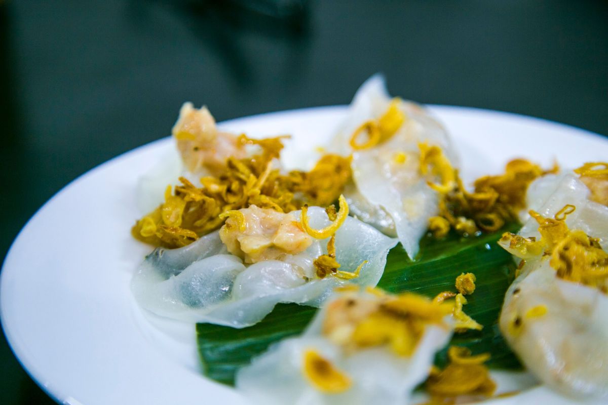 white rose dumplings at hoa hong trang